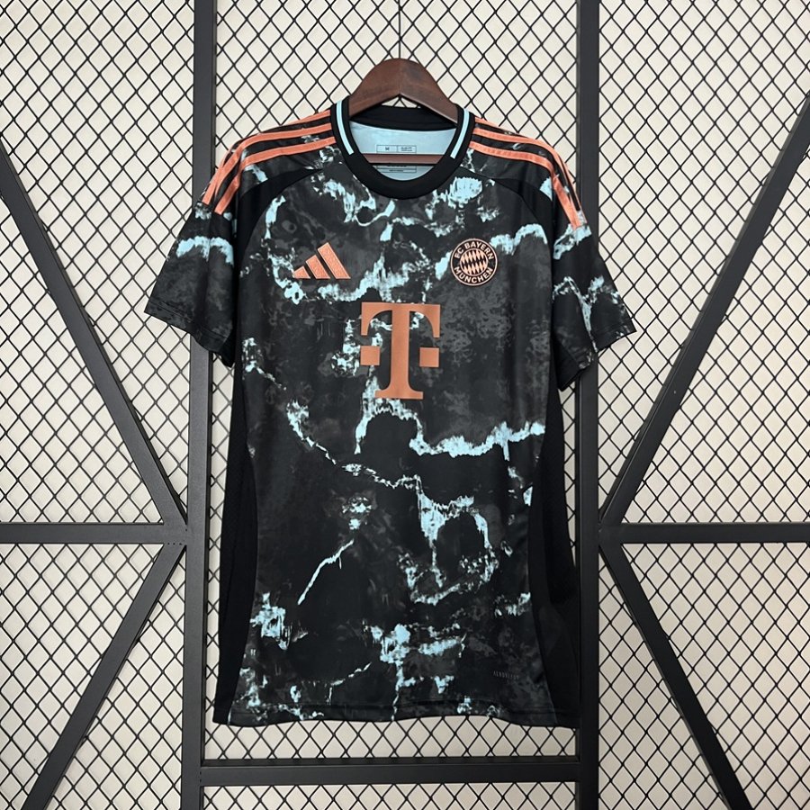 Bayern München Away 24/25