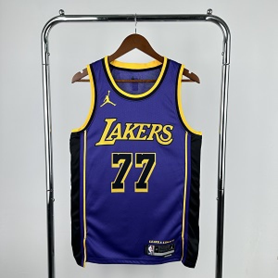 Los Angeles Lakers Statement 24/25