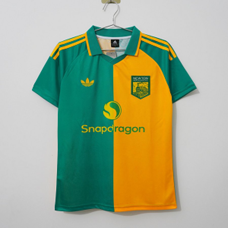 Manchester United 125y Anni Away