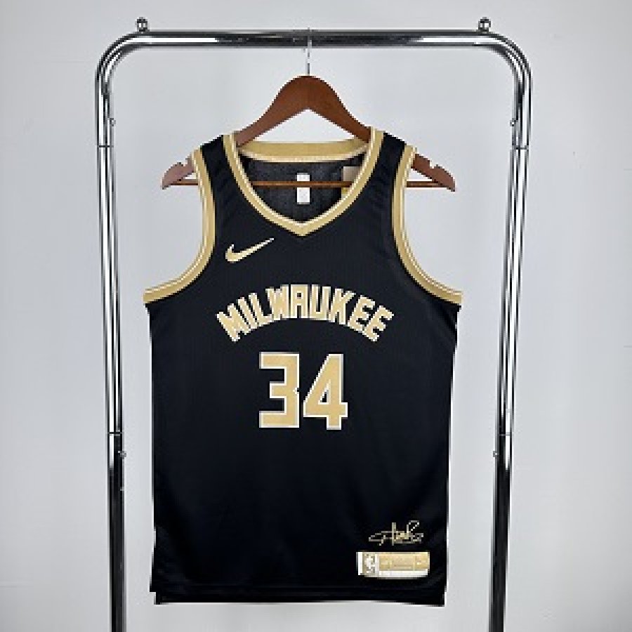 Milwaukee Bucks Select 24/26