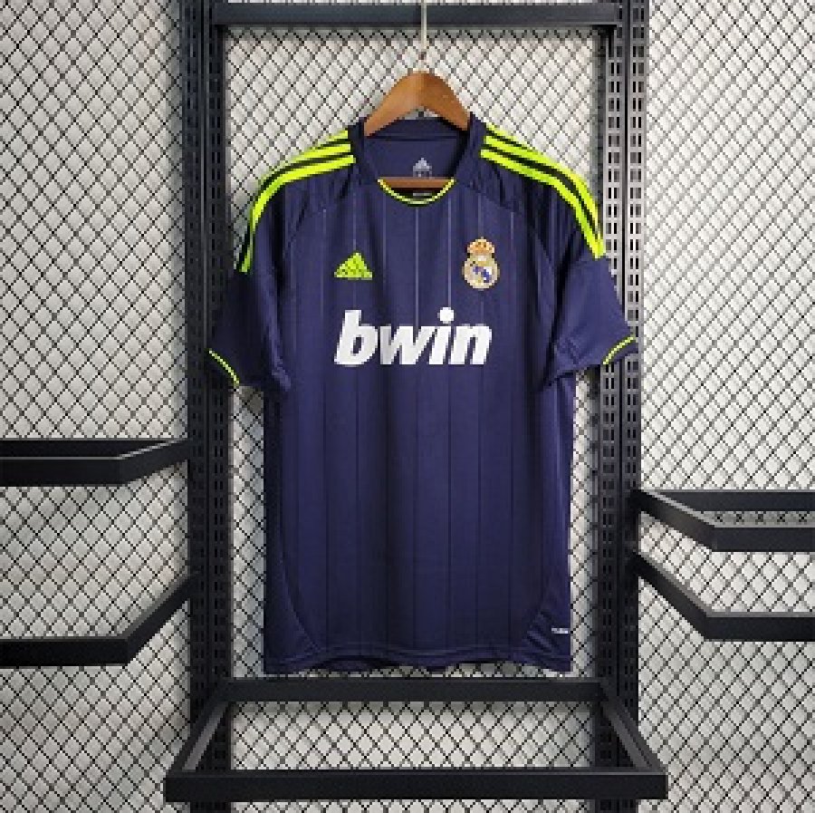 Real Madrid 12/13 Away